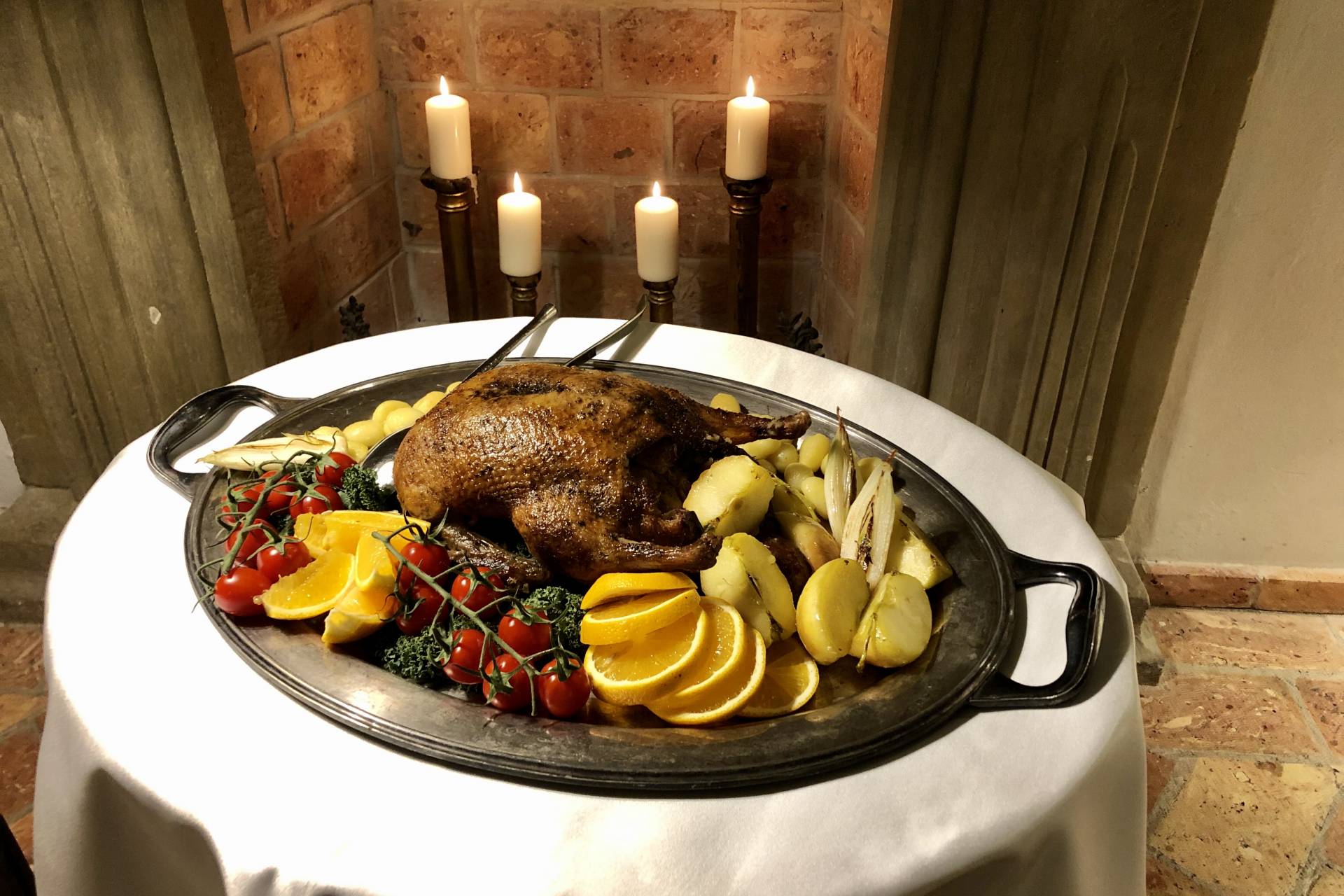 ZŁOTA KACZKA - Dworska Uczta z noclegiem