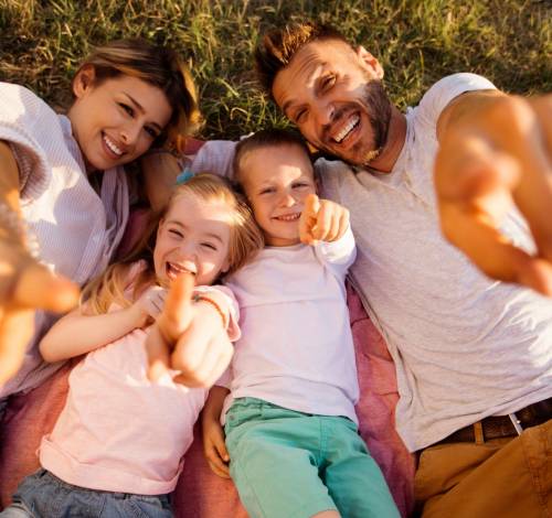 Pierwsze dni lata - dzieci ZA ZŁOTÓWKĘ