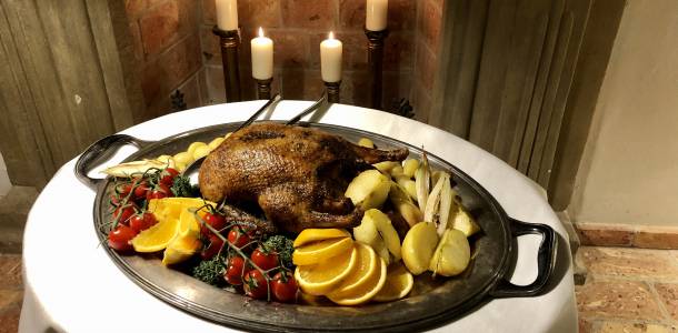 ZŁOTA KACZKA - Dworska Uczta z noclegiem