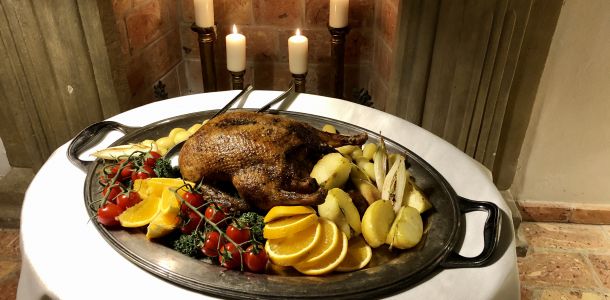 ZŁOTA KACZKA - Dworska Uczta z noclegiem